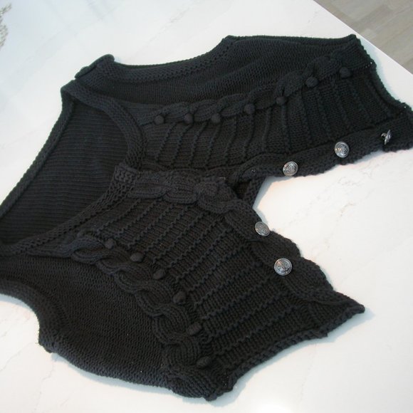 Black Knit Vest - Picture 7 of 8